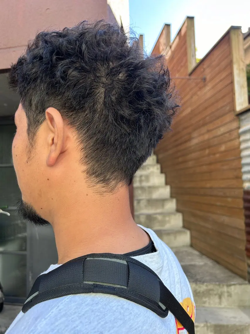 ショート パーマ メンズ フェードカット マッシュ メンズパーマ メンズショート スパイキーショート メンズパーマ ジンのヘアスタイル