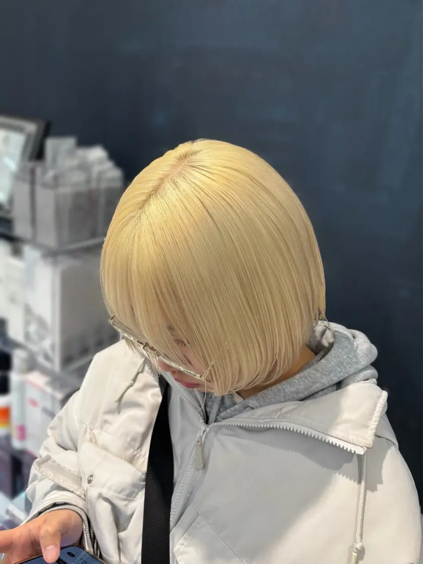 ショート カラー ヘアカラー トリートメント ヘアセット ハイトーンアレンジ 🦋🥀Shuriのヘアスタイル