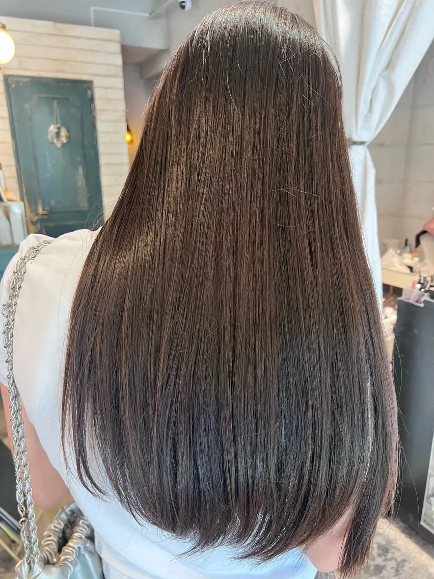 ロング カラー ブリーチ 透明感カラー グレージュ ブリーチなしカラー トリートメント カット ヘアカラー トリートメント Yuto /レイヤー、ウルフのヘアスタイル