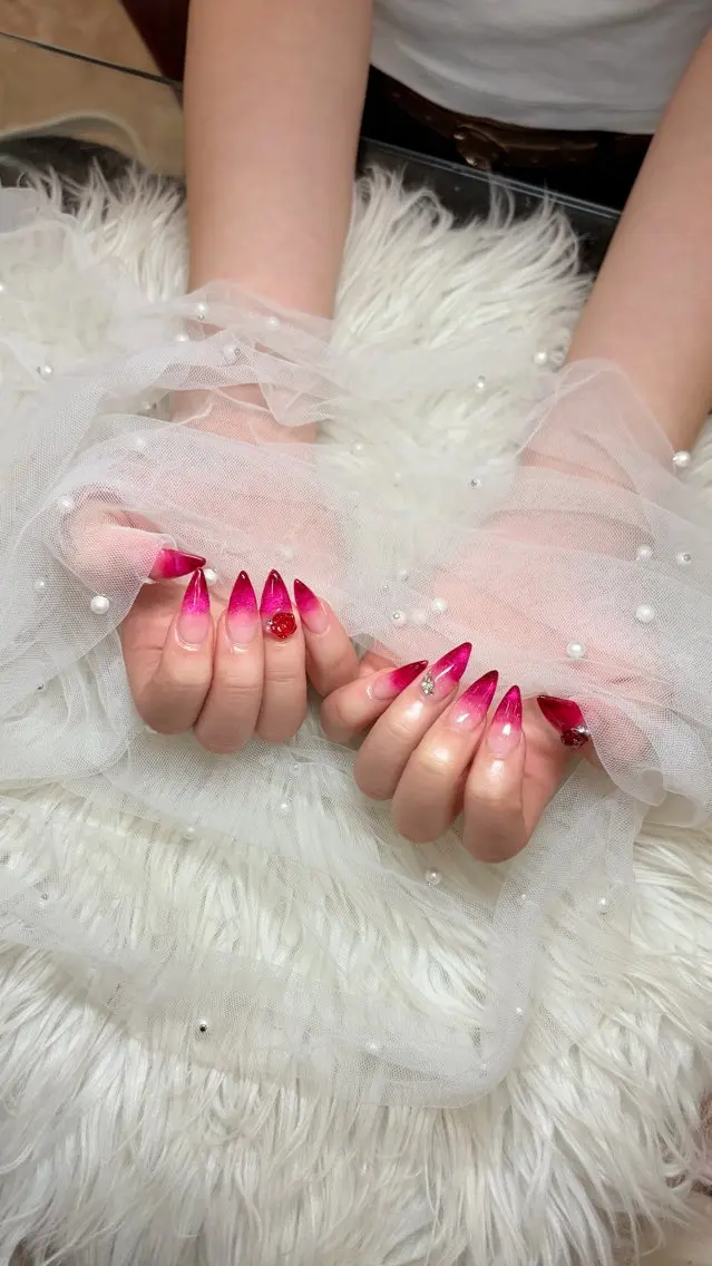 ネイル UnFLAIR HARUKIのネイルデザイン