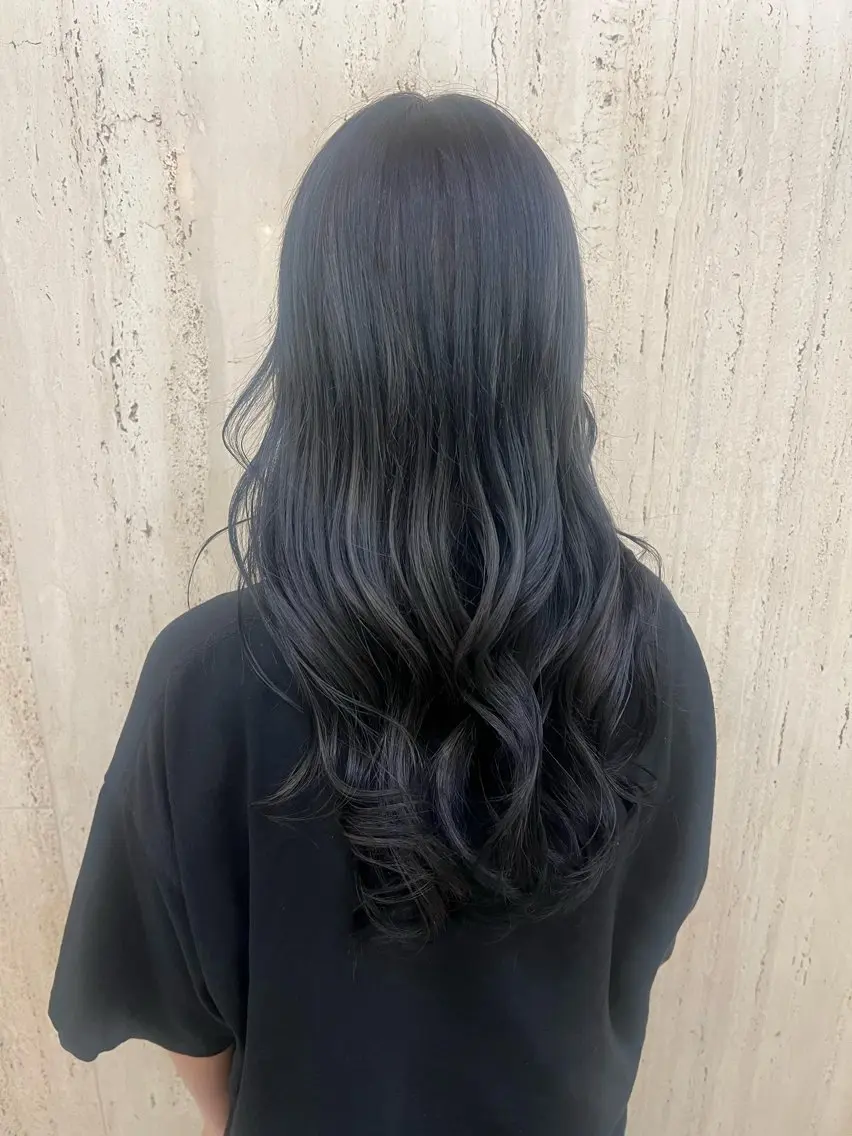 ロング カラー 黒髪 ブリーチ ブルーカラー ブルーブラック ひなた 🌟*.+ﾟのヘアスタイル