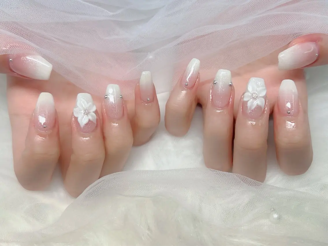 ネイル チークネイル ドット フレンチネイル グラデーション 韓国ネイル ハンドネイル Kei Nail Salonのネイルデザイン