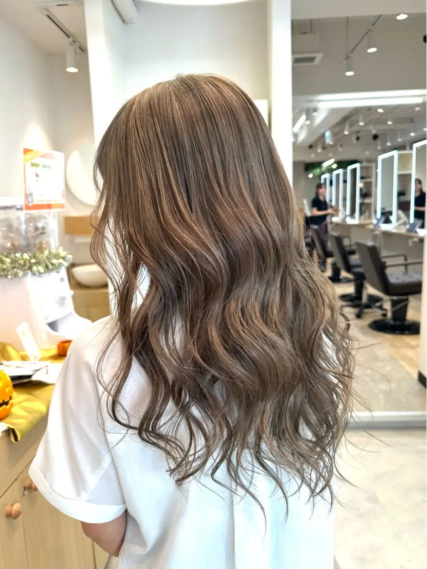 【平日限定】カット+ケアブリーチ+オンカラーの写真