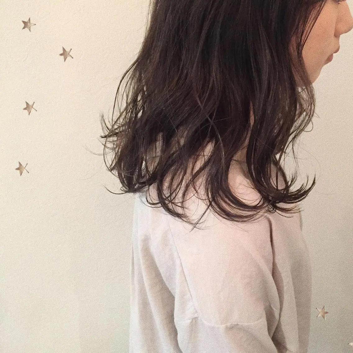 ミディアム カラー アッシュ オリーブアッシュ 市川 千夏のヘアスタイル