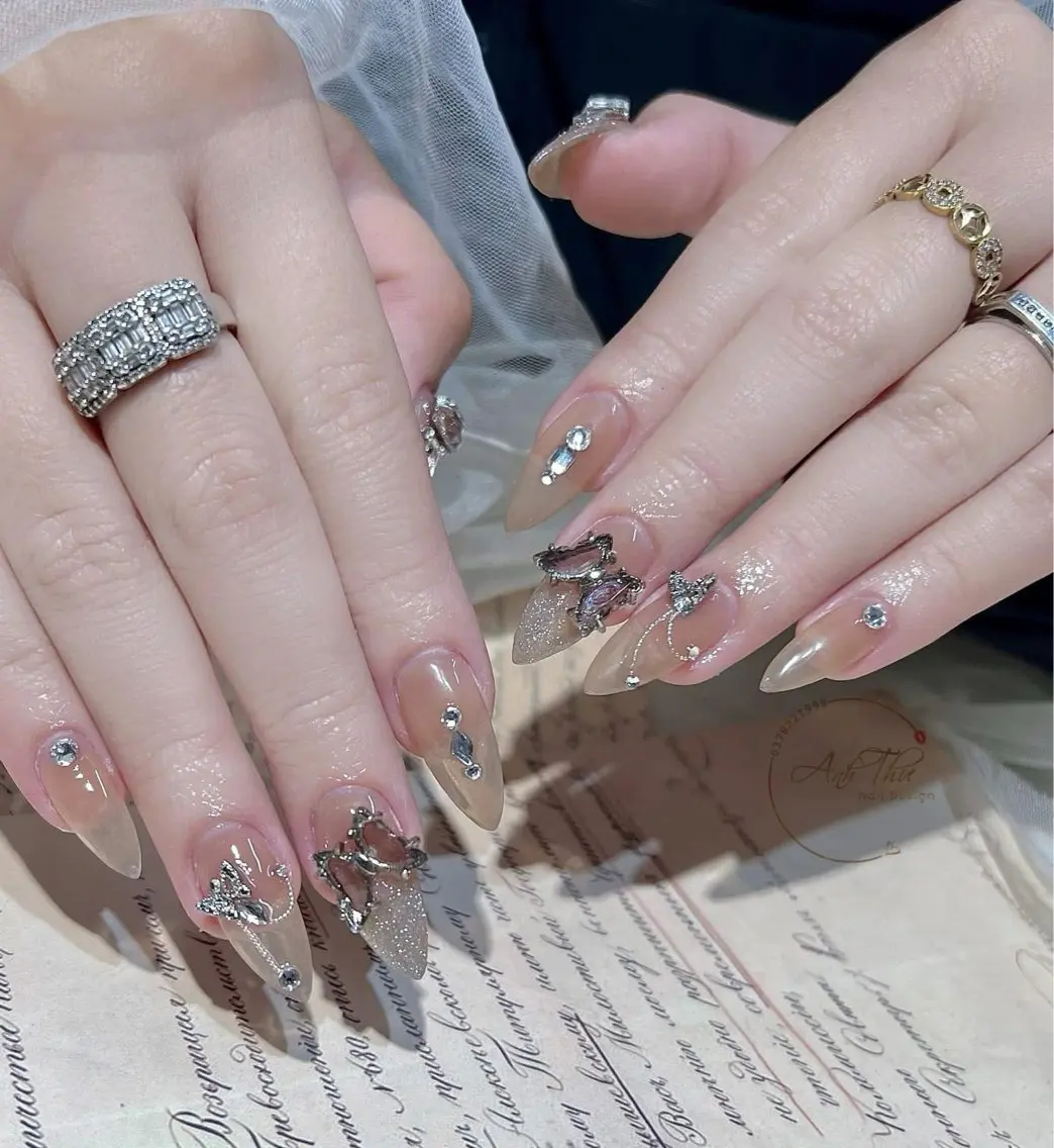 ネイル HIN NAILのネイルデザイン
