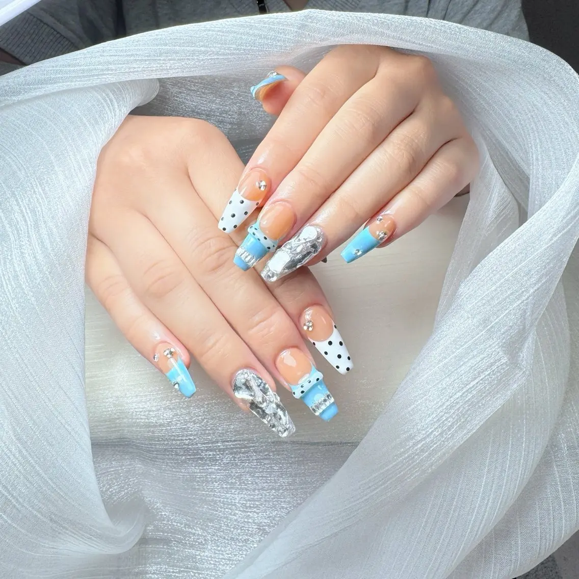 ネイル チークネイル フレンチネイル グラデーション 韓国ネイル マグネットネイル ハンドネイル Hana Nailのネイルデザイン