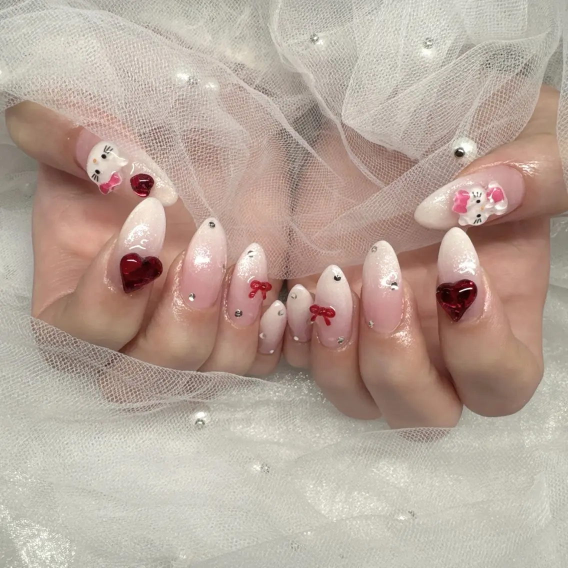 ネイル ハンドネイル ☁️BLITZ 🎀笠原雪音🎀のネイルデザイン