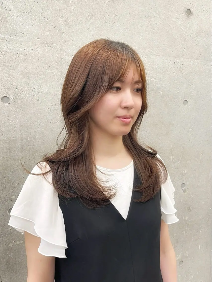 セミロング 顔周りカット レイヤーカット トリートメント カット まとまるレイヤー カット/透明感カラーのヘアスタイル