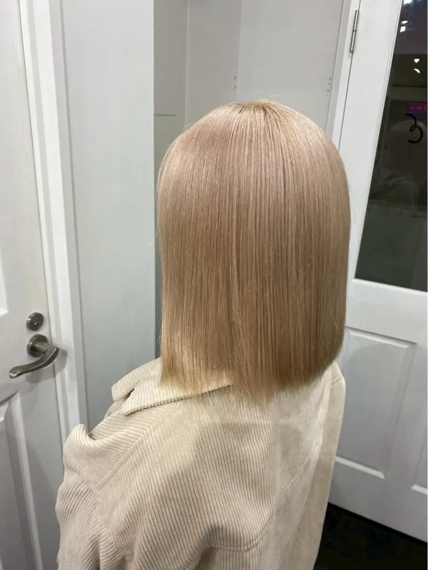 ショート カラー ベージュカラー ブリーチ ミルクティーベージュ ヘアカラー トリートメント ヘアセット レイン🌏🌱 似合わせ/ハイトーンのヘアスタイル