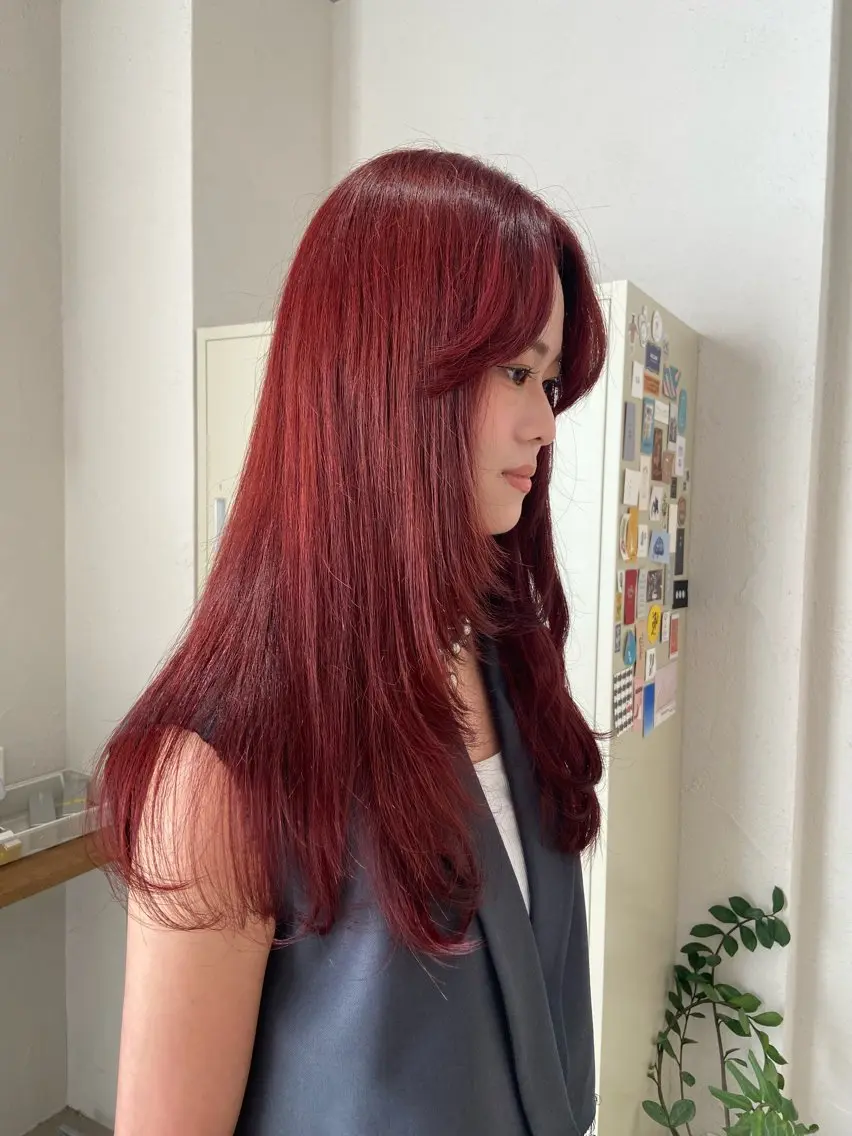 ロング 顔まわりレイヤー 顔周りカット レイヤーカット ヘアカラー 石川 瑠琉のヘアスタイル