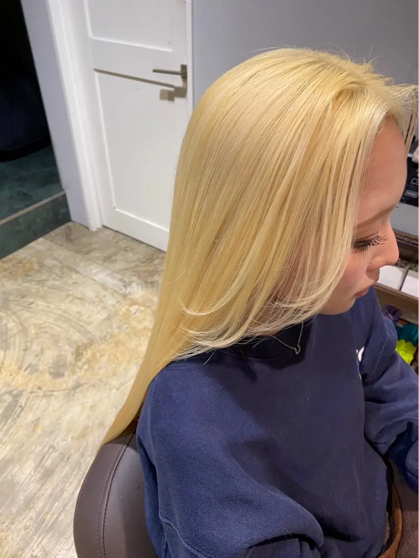 ロング カラー ブリーチ 抜きっぱなしブロンド ブロンド ヘアカラー トリートメント ヘッドスパ カラースペシャリスト しょう🧑🏼‍🎨のヘアスタイル