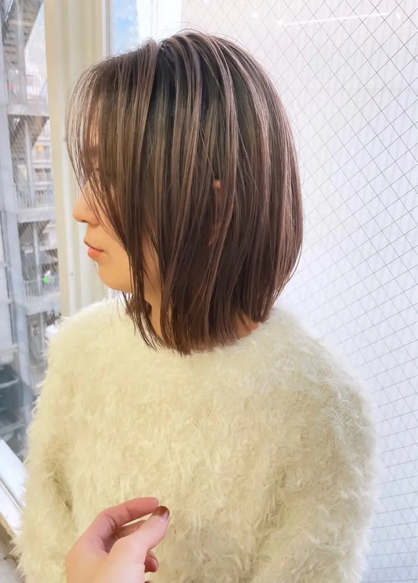 ミディアム 有人/バレイヤージュ /シャドールーツのヘアスタイル