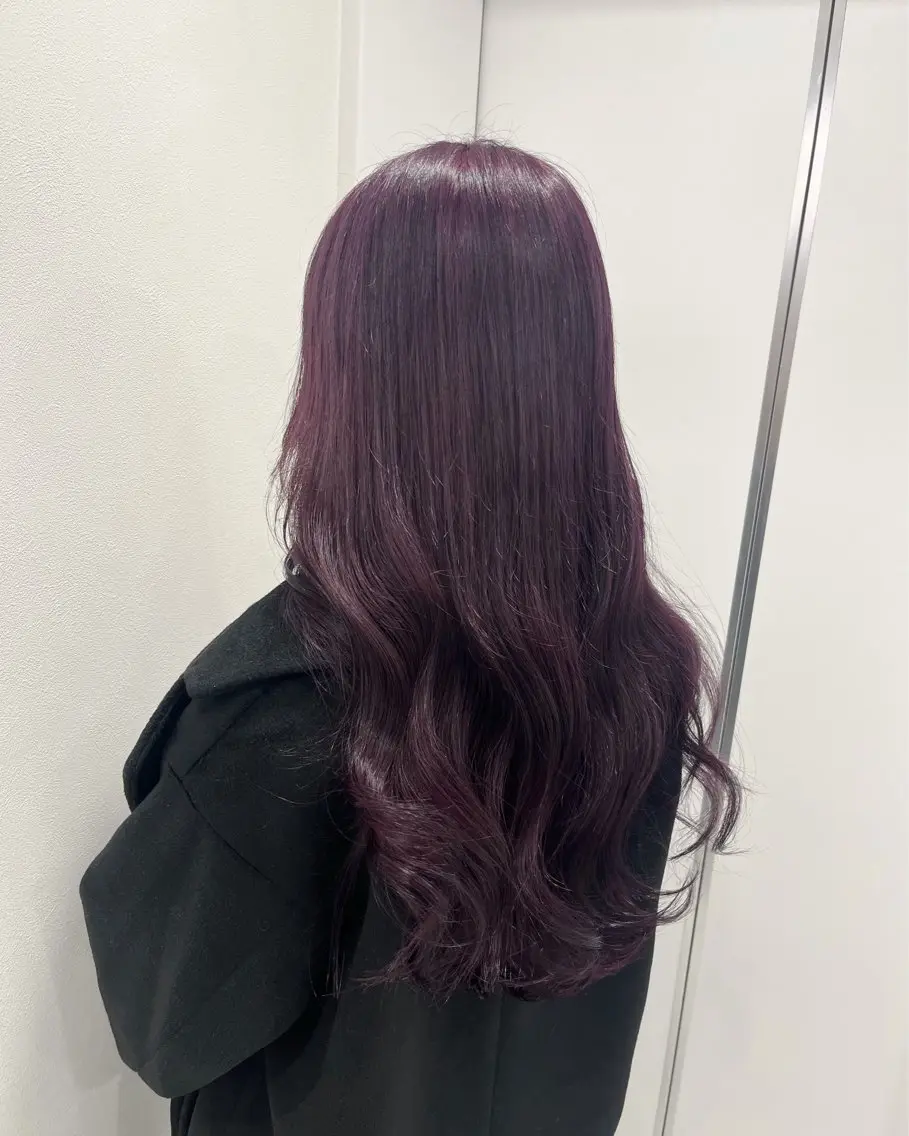 ロング カラー 🩵色落ち可愛い 寒色カラー🩵のヘアスタイル
