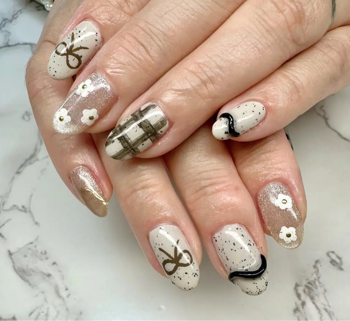 ネイル キラキラネイル マグネットネイル ミラーネイル ニュアンスネイル ワンカラーネイル Mai’s nailのネイルデザイン
