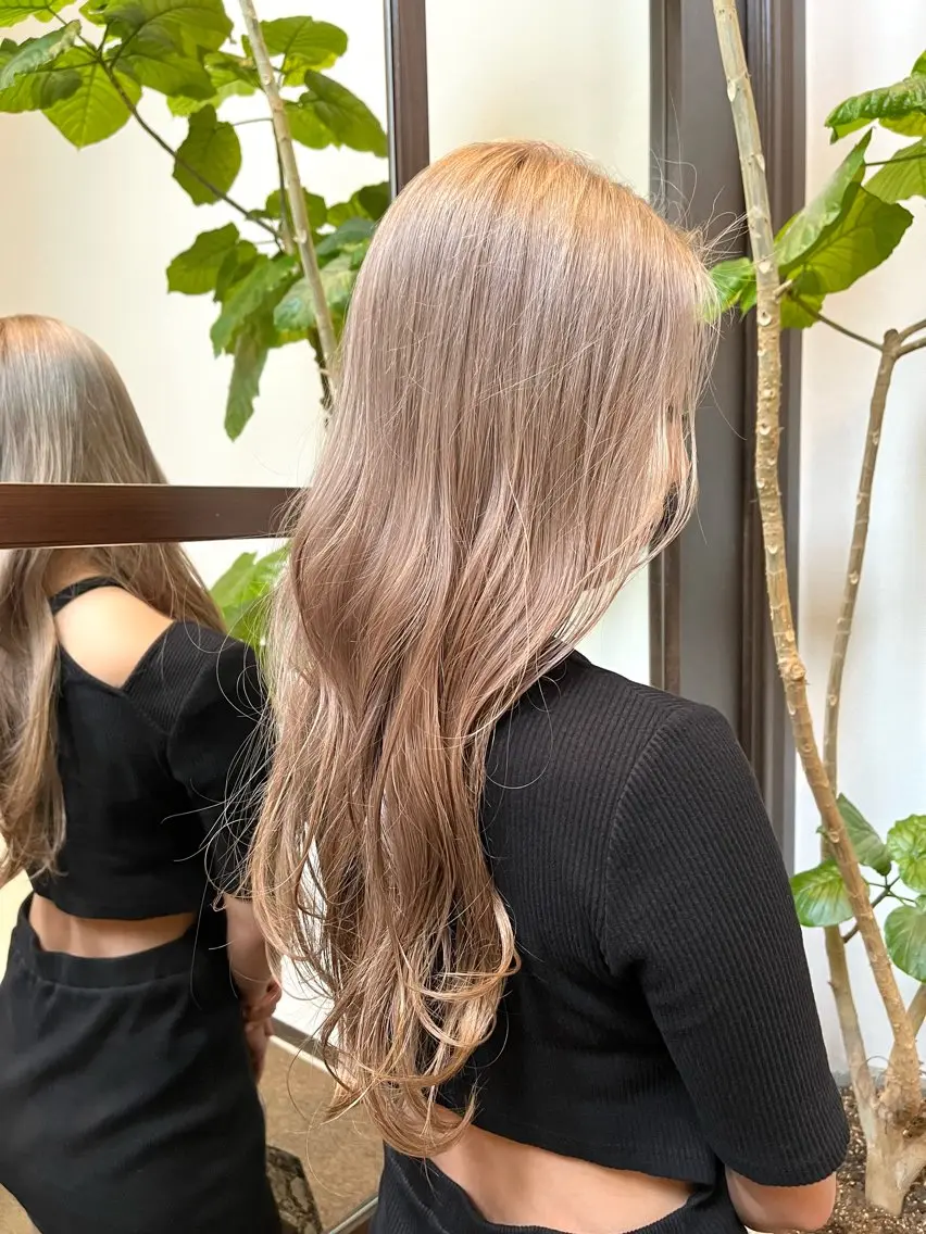 セミロング ヘアカラー ツヤ感カラー 🩵かりんのヘアスタイル