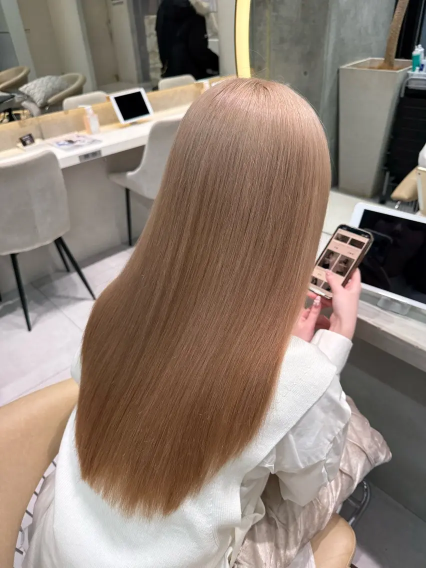 カラー ヘアカラー あ い か 🎀 レイヤーカットのヘアスタイル