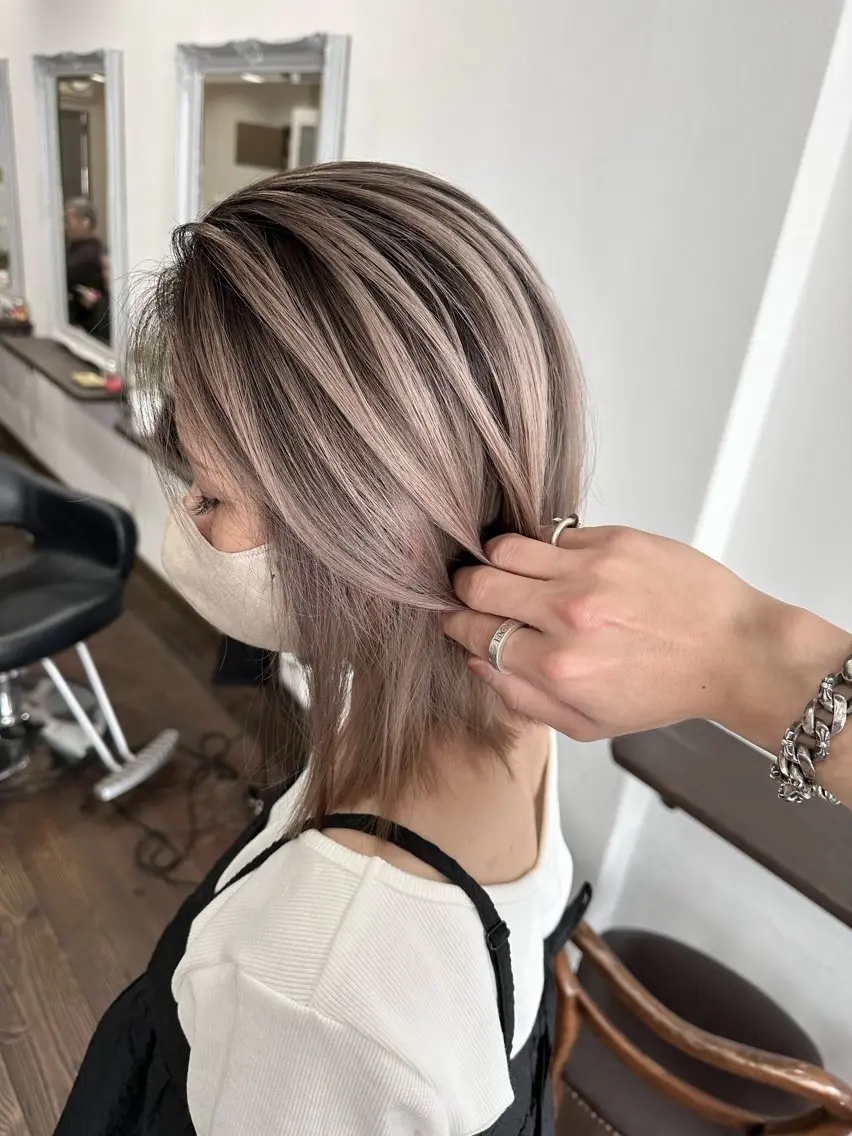 ミディアム カット ヘアカラー トリートメント バレイヤージュ 隅中秀弥のヘアスタイル