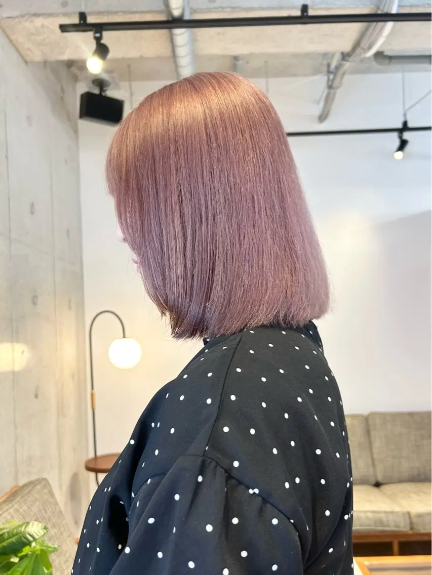 ミディアム カラー ベージュカラー ピンクカラー ピンクベージュ CITY/ mioのヘアスタイル