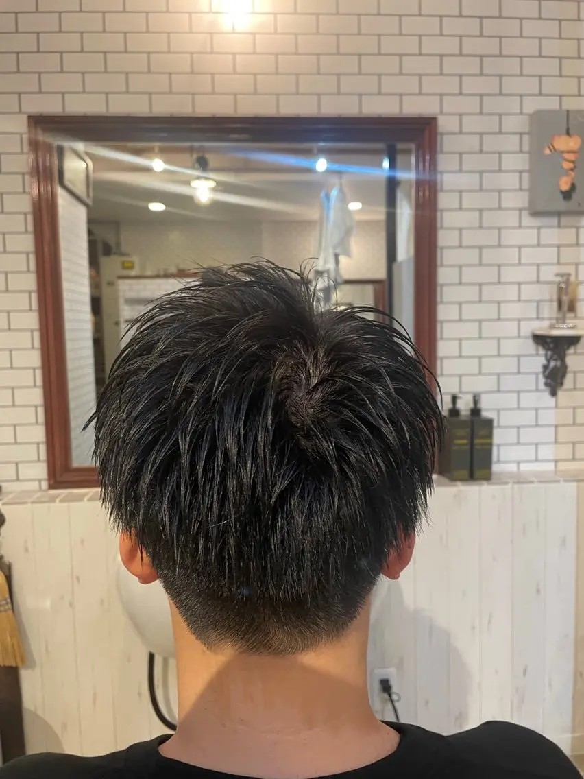 ショート クボタ マコトのヘアスタイル