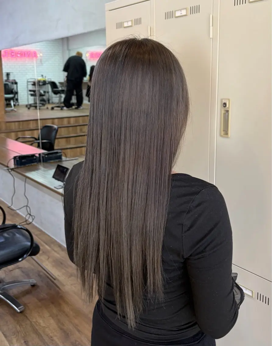 ロング カラー ブリーチ 透明感カラー ヘアカラー トリートメント 神田 姫奈｜郡山 ｜透明感カラー🖤のヘアスタイル
