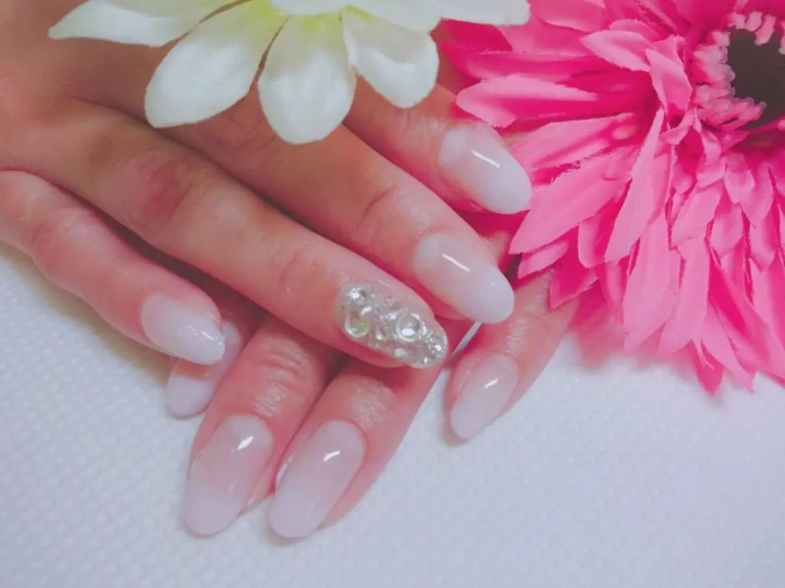ネイル ストーンネイル プライベートサロン Rosy Lilyのネイルデザイン