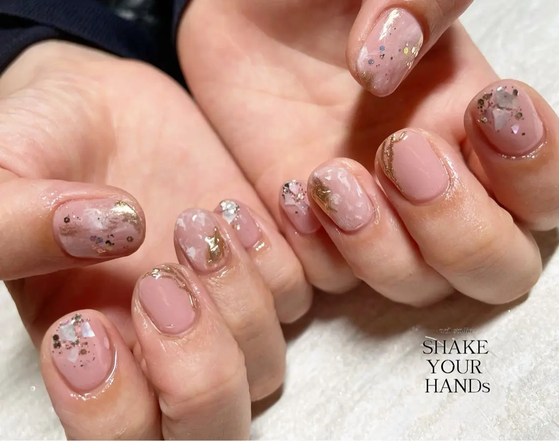 ネイル ニュアンスネイル ネイルスタジオ シェイクユアハンズのネイルデザイン