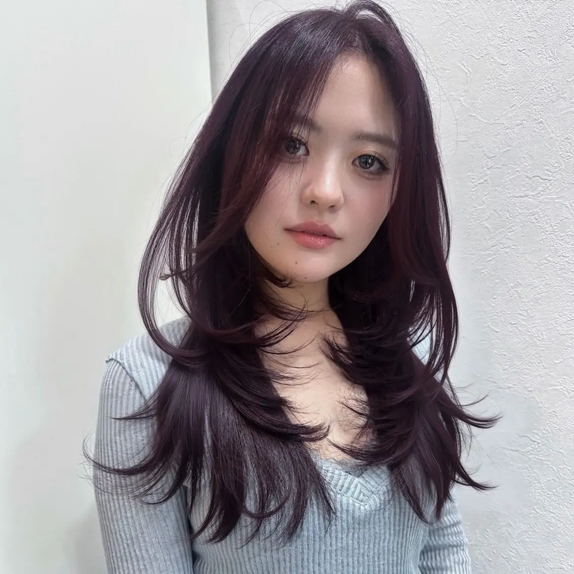 セミロング パープルカラー 韓国風ヘア レイヤーカット BALANCE. 弥央のヘアスタイル
