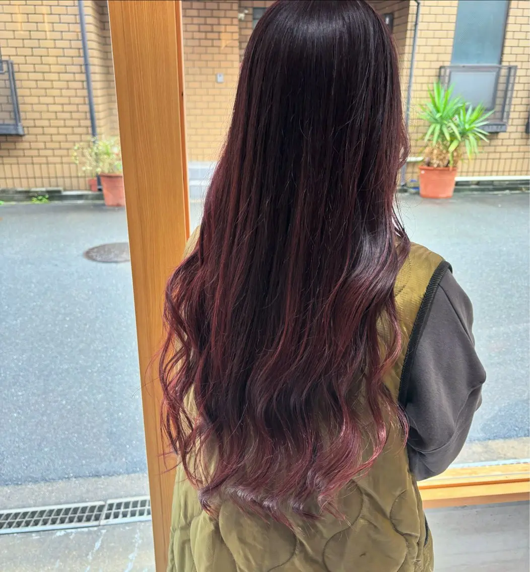 ロング カラー イルミナカラー ピンクカラー バイオレットカラー カット ヘアカラー トリートメント newi 京橋 【yuuki】のヘアスタイル