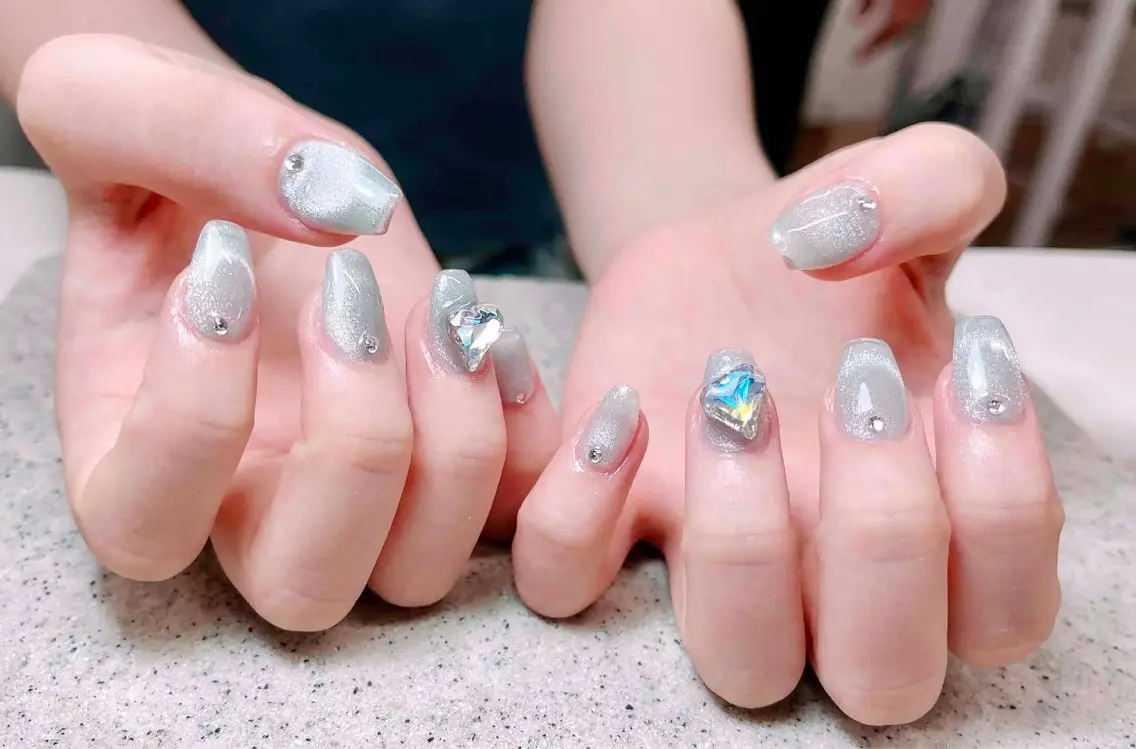 ネイル オーロラネイル ブルー チークネイル 長さ出し フットネイル ハンドネイル Kaori ちゃんのネイルデザイン
