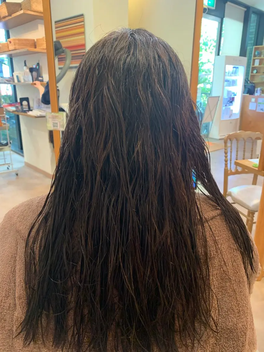 ロング シミズ チハルのヘアスタイル