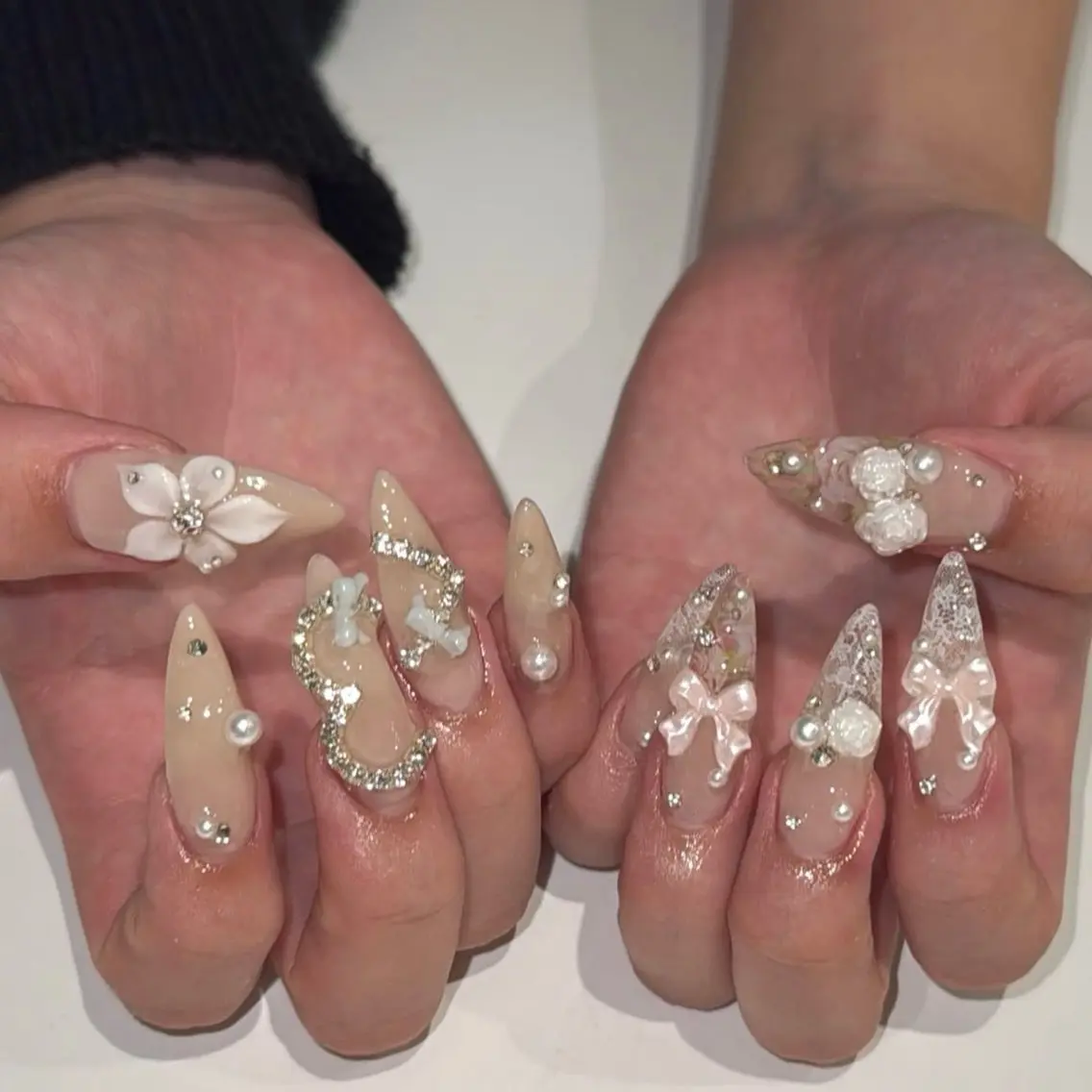 ネイル チークネイル ドット フットネイル フレンチネイル グラデーション ハンドネイル ハンドケア Nihonthy Nail 新宿のネイルデザイン
