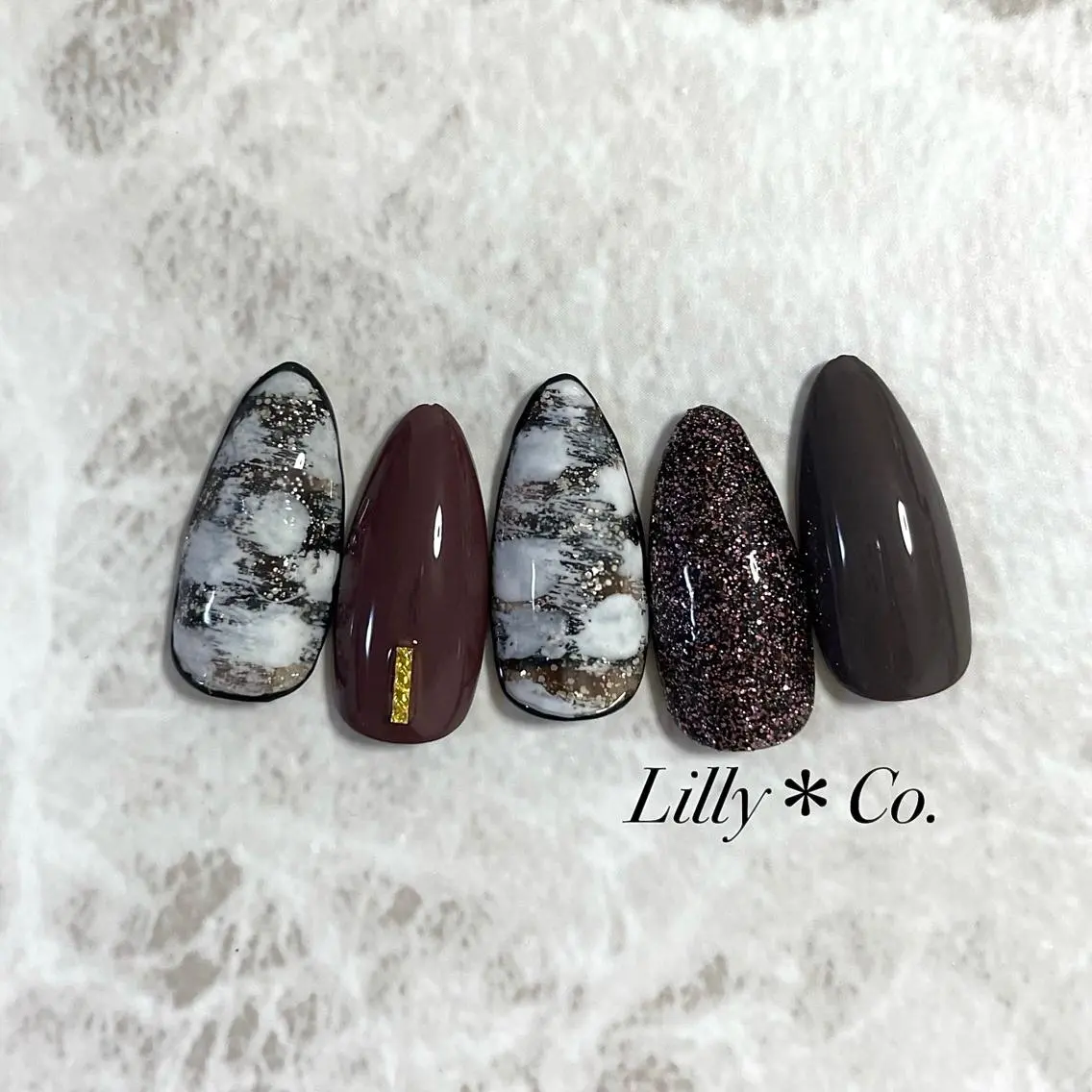 ネイル ツイードネイル ハンドネイル ハンドケア Lilly Co.のネイルデザイン