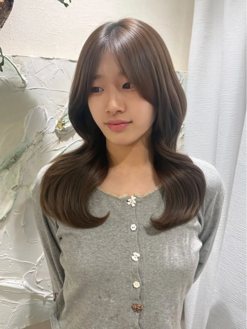 ロング くびれヘア 韓国風ヘア レイヤーカット MUTSUMI ORIKAのヘアスタイル