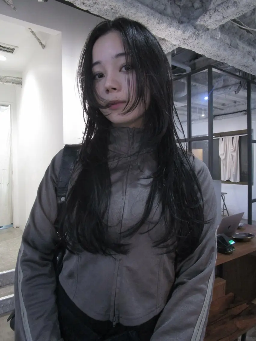 ロング 顔周りカット レイヤーカット カット yu maのヘアスタイル