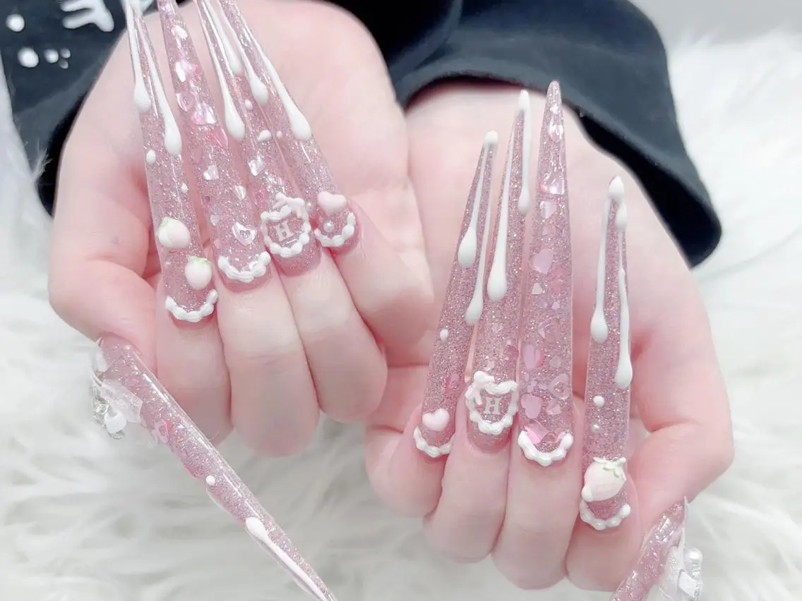 ネイル 長さ出し キラキラネイル 韓国ネイル ロングネイル 持ち込み ハンドネイル ハンドケア MUNI🎀 NAIL のネイルデザイン
