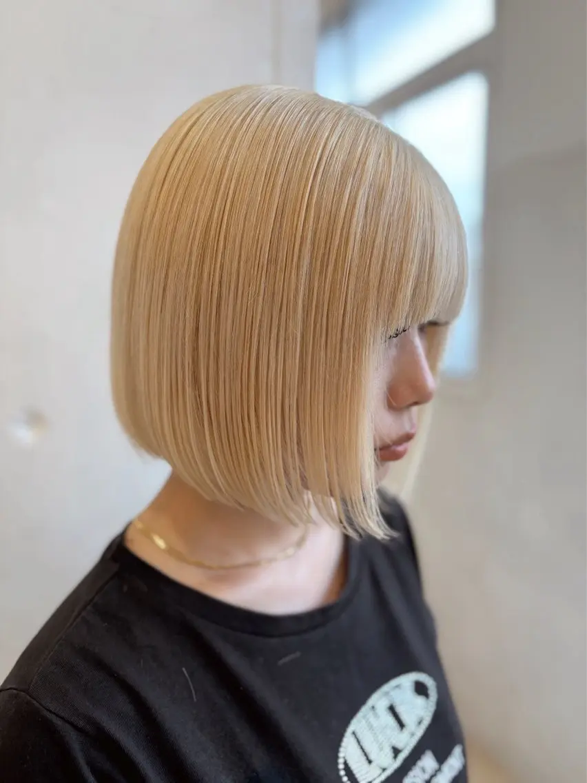 ショート カラー ブリーチ ブロンド てんま さやかのヘアスタイル