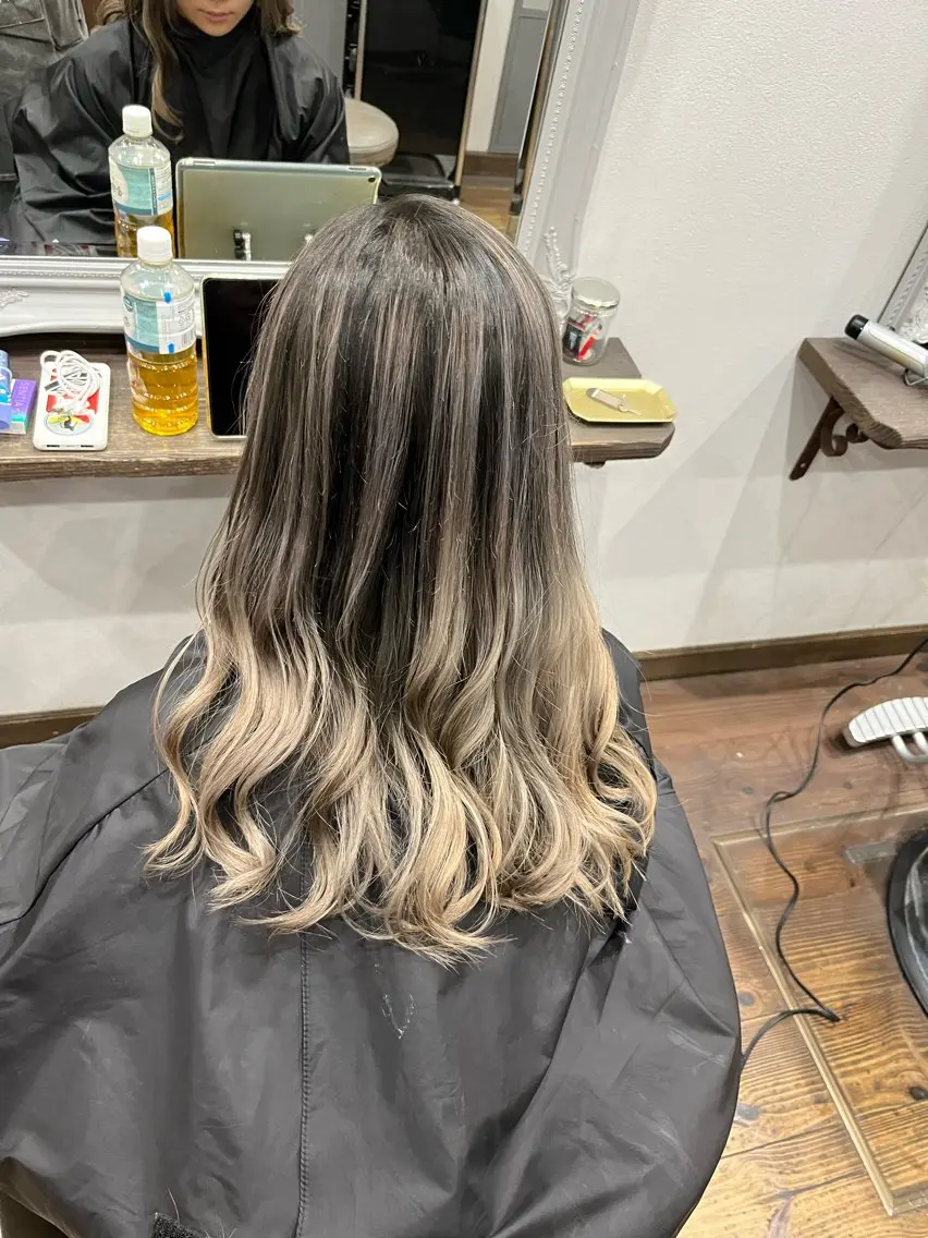 ロング カラー バレイヤージュ レイヤーカット カット ヘアカラー バレイヤージュ 宮本宗嵩のヘアスタイル