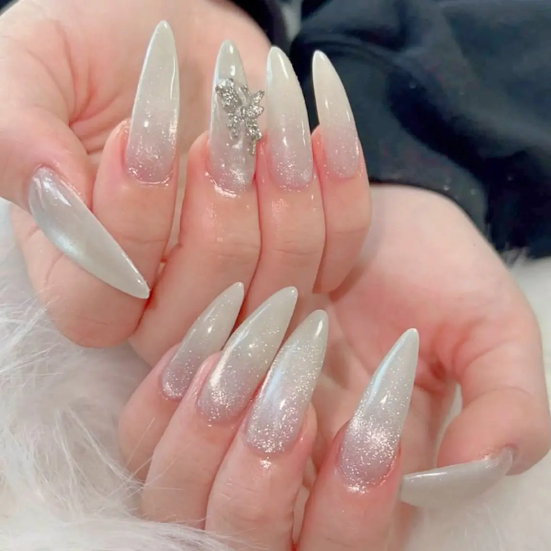 ネイル オーロラネイル クリアネイル 成人式 フラッシュネイル ジェルネイル ハンドネイル Amee Nail Salonのネイルデザイン
