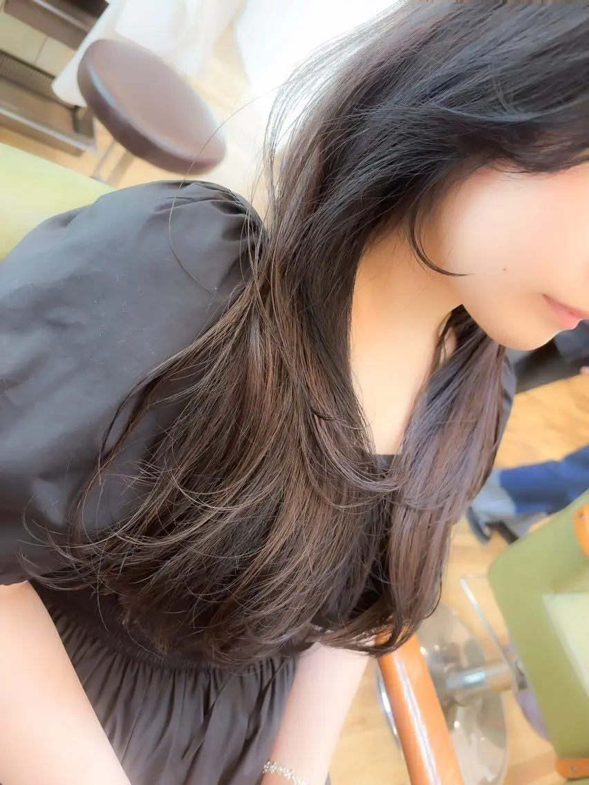ロング カット 加藤 彩のヘアスタイル