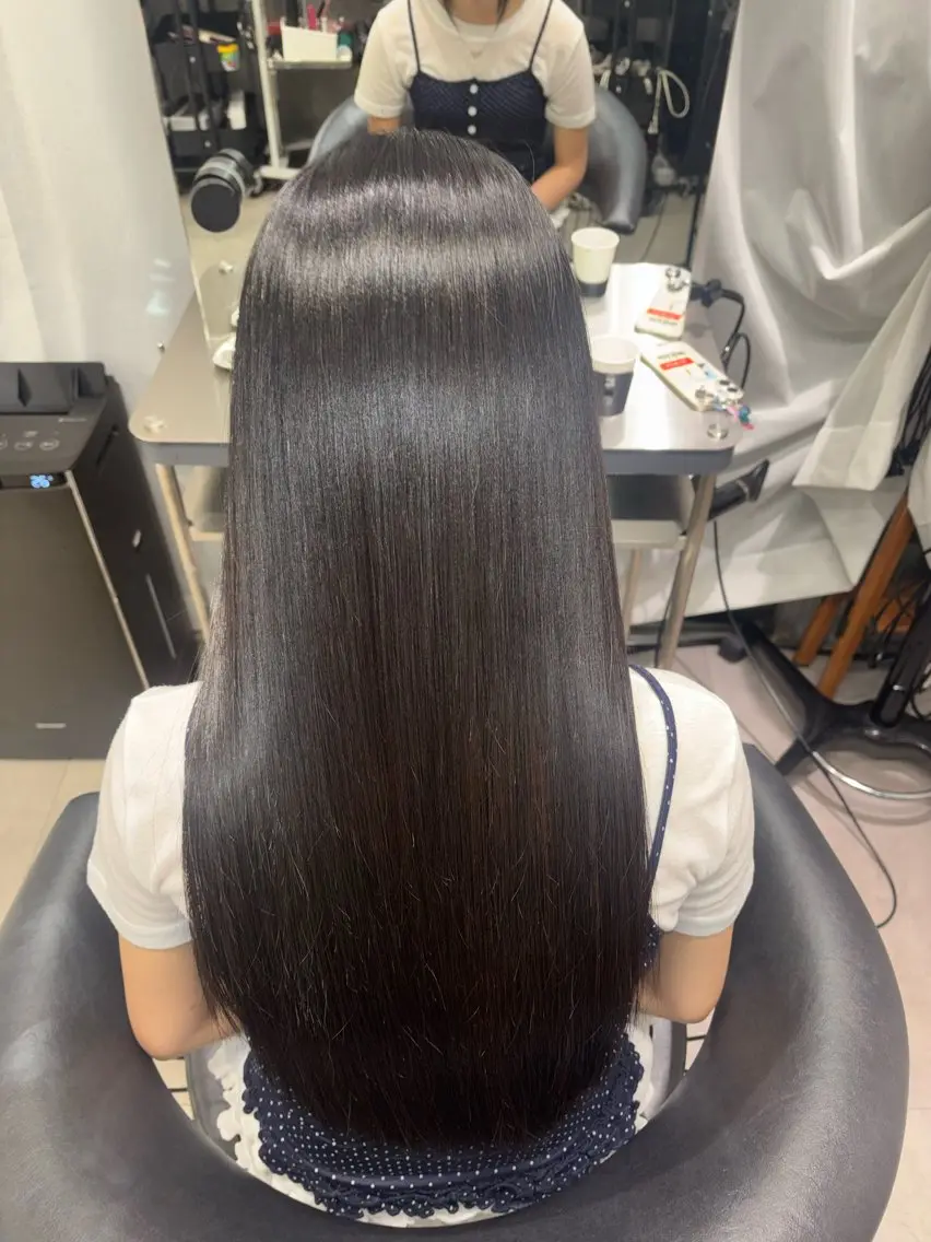 ロング ヘアカラー トリートメント 前田 愛音のヘアスタイル