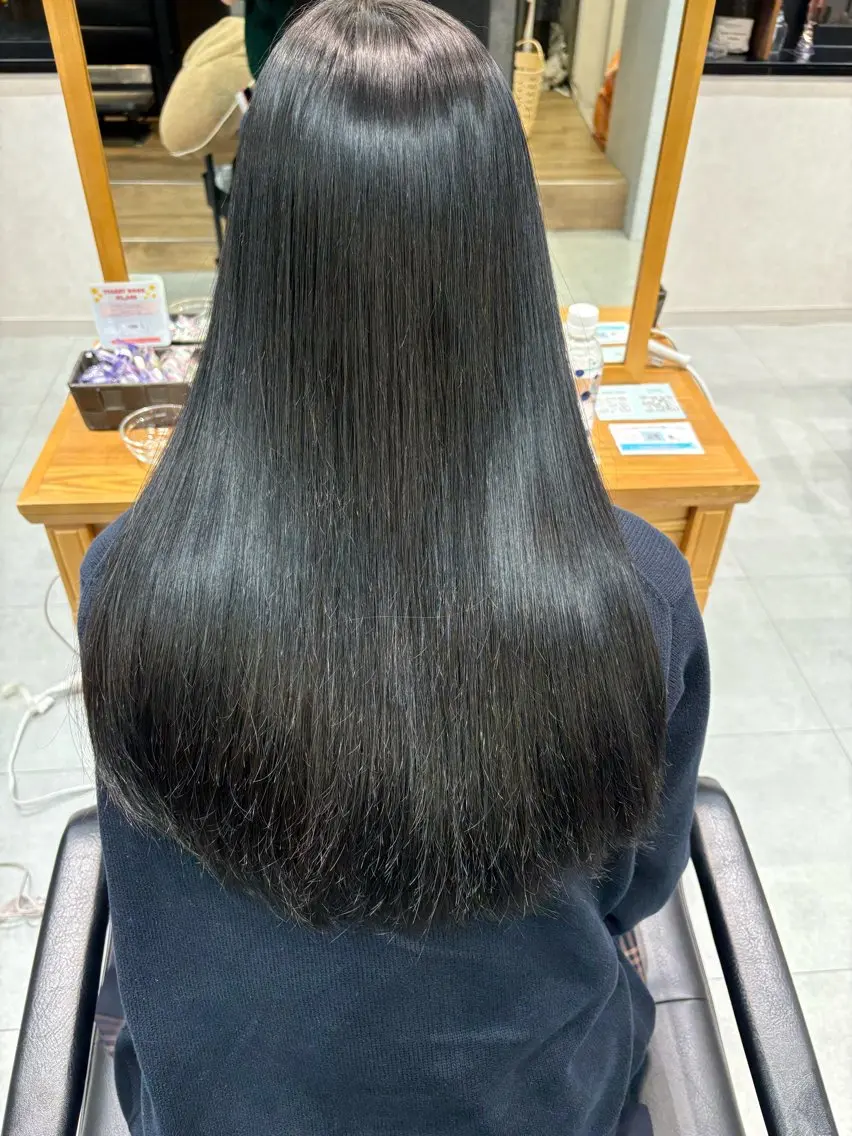 セミロング 髪質改善 縮毛矯正 トリートメント 酸熱トリートメント ヘアカラー カラーモデル募集 🤍momoha🤍のヘアスタイル
