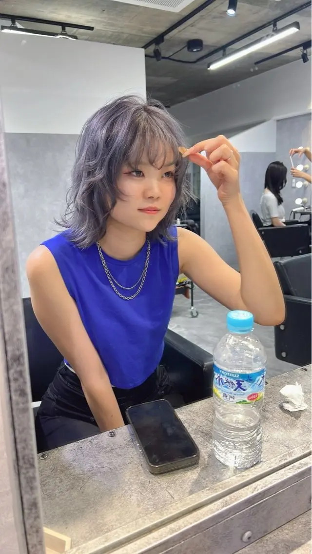 ショート カラー ボブレイヤー 透明感カラー ハイトーンカラー シルバー ボブ カット ヘアカラー YUI ハイトーンカラーのヘアスタイル