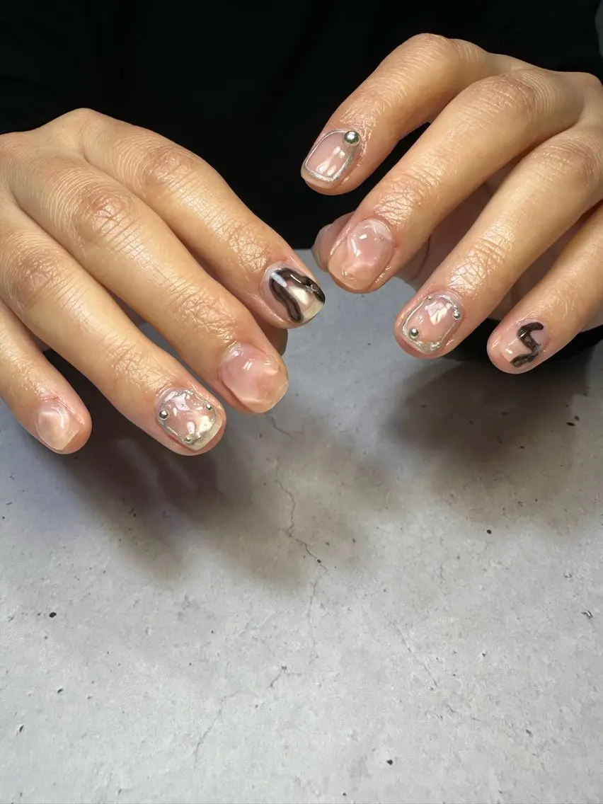ネイル ブルー フットネイル マグネットネイル ミラーネイル ニュアンスネイル nailsalon Daphneのネイルデザイン