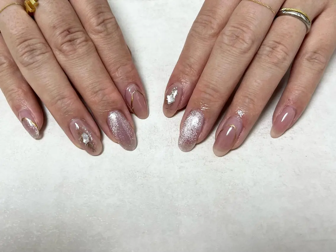 ネイル オーロラネイル フラワーネイル フットネイル フレンチネイル ジェルネイル ハンドネイル mogunail &blowのネイルデザイン