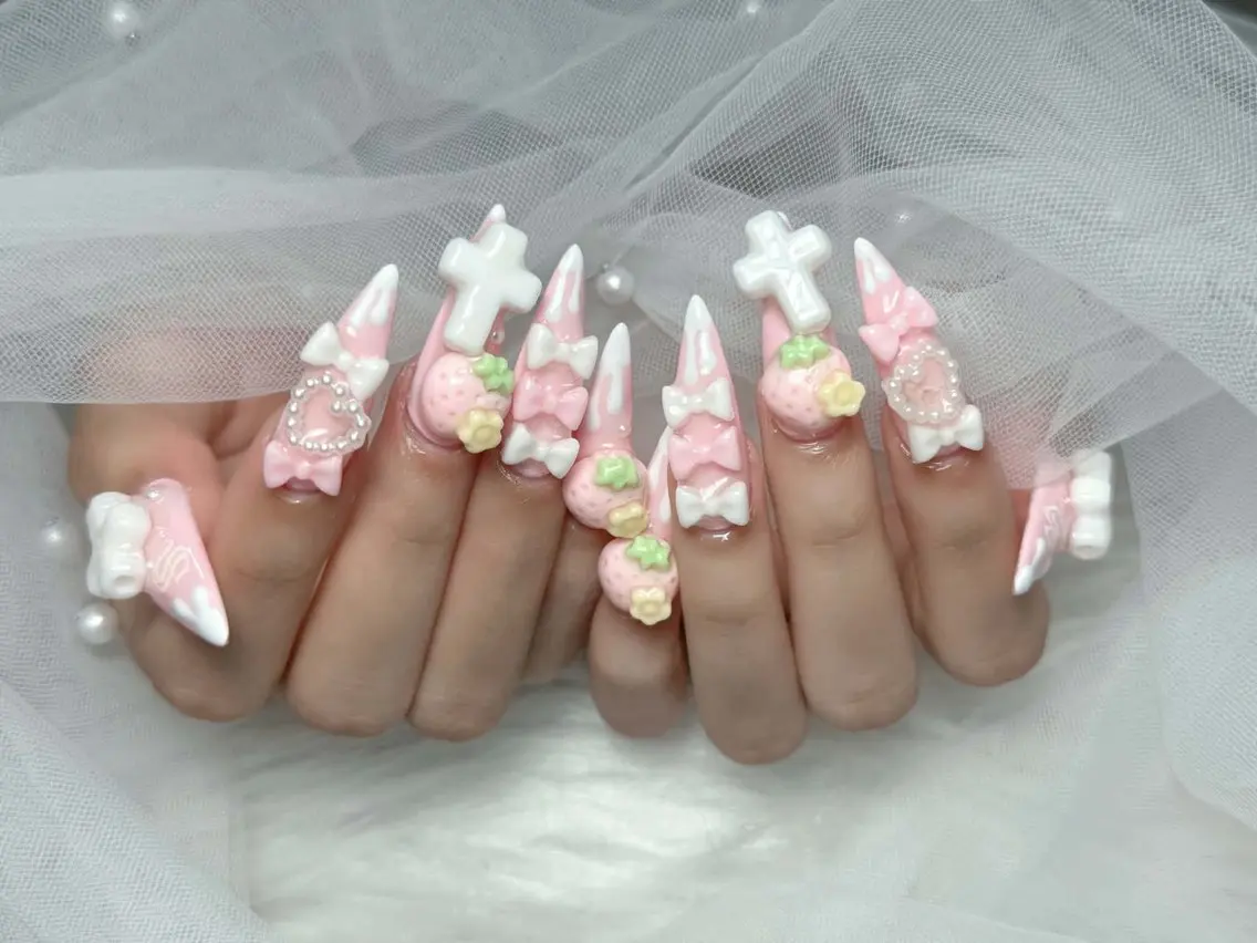 ネイル アートネイル 長さ出し ジェルネイル 韓国ネイル マグネットネイル ハンドネイル Cloudy Chan Nailのネイルデザイン