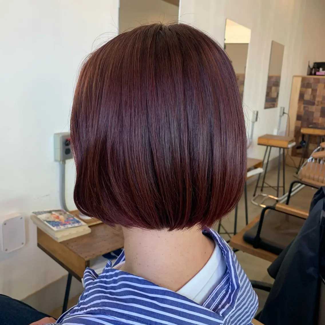 カラー コウノス マサコのヘアスタイル
