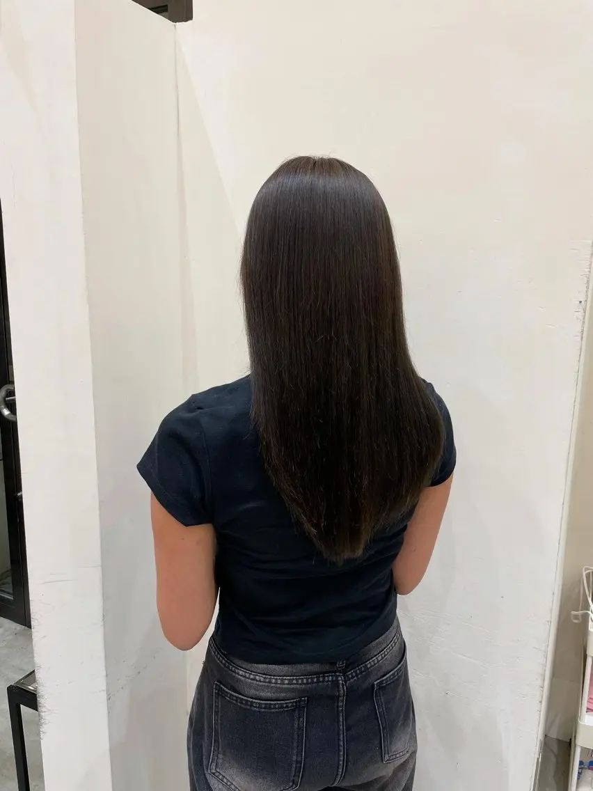ロング カラー ベージュカラー オリーブベージュ 三宅 瑠偉のヘアスタイル