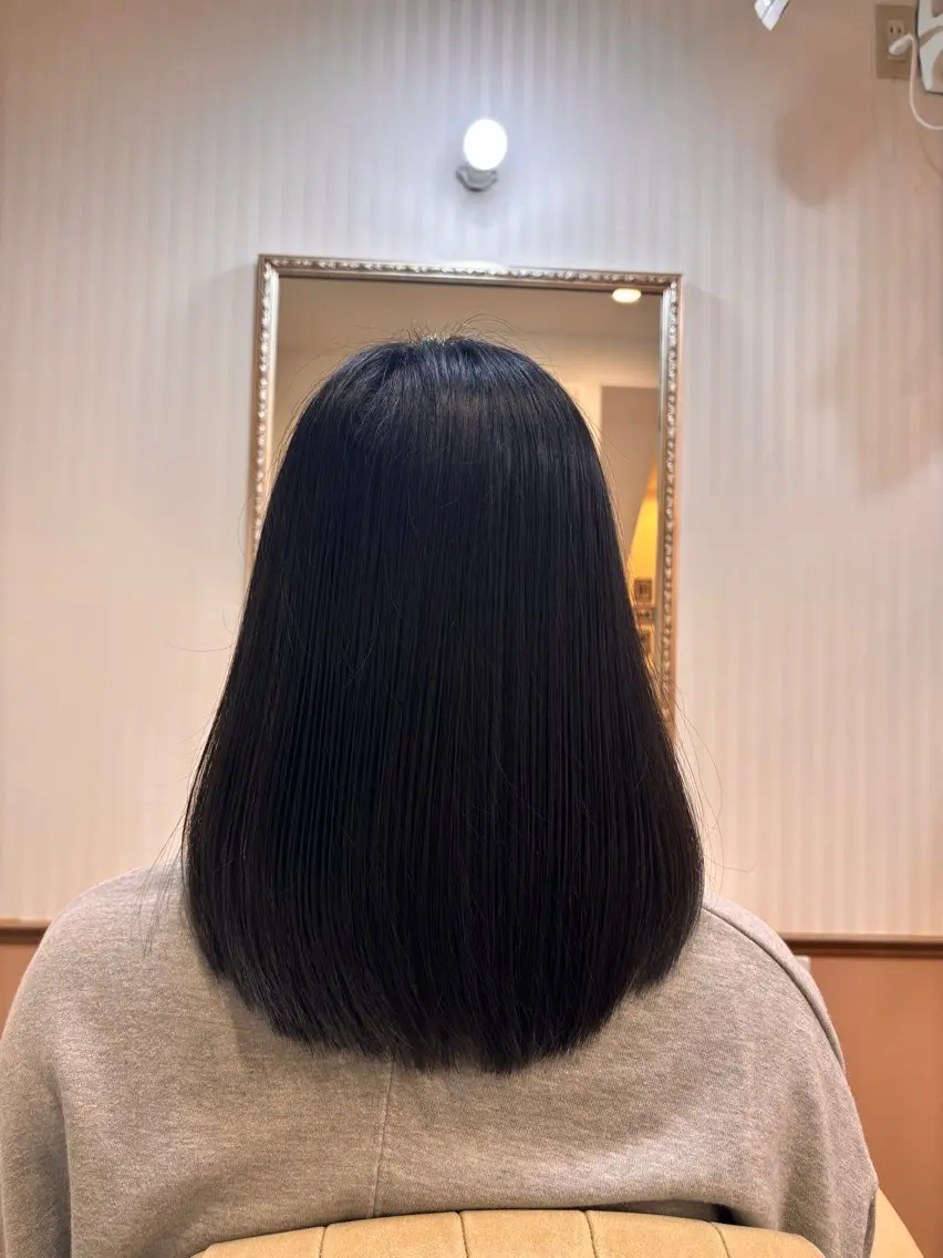 セミロング 山田 愛のヘアスタイル