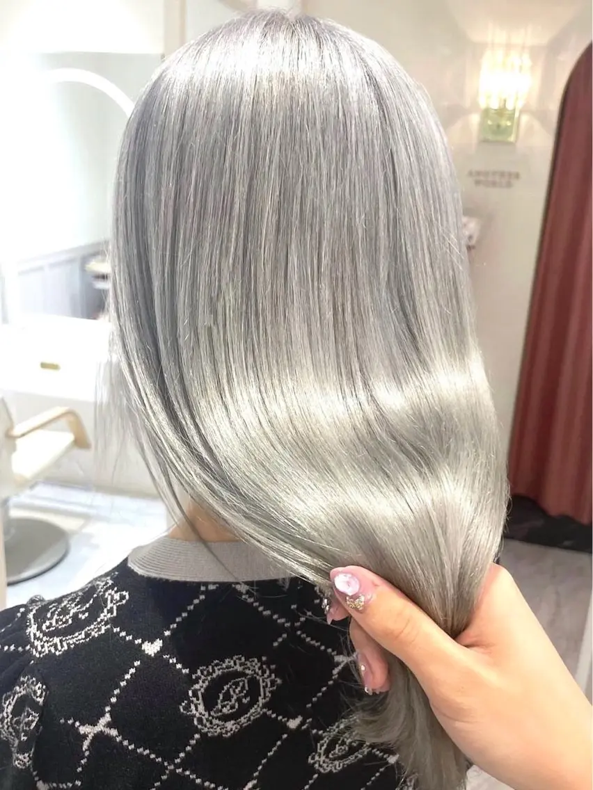 ロング fuwari 美白ショコラカラーのヘアスタイル