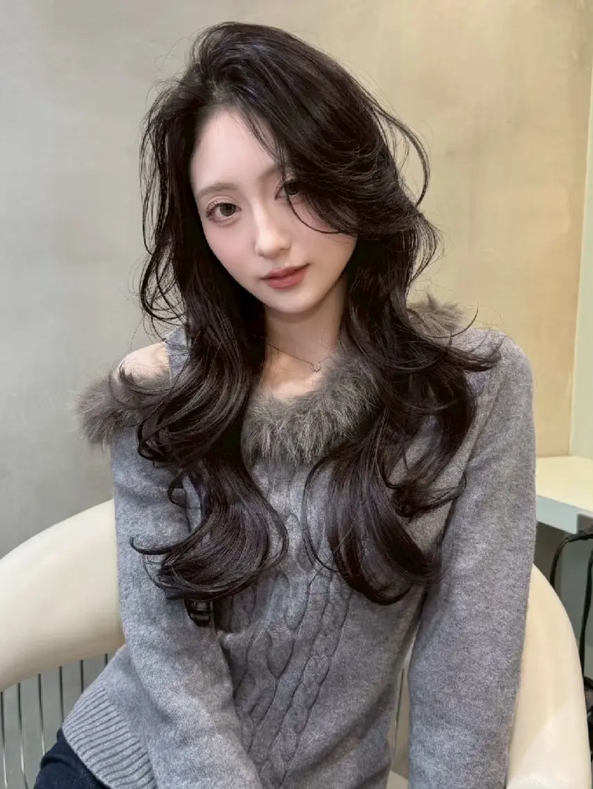 【金曜日8時〜限定】顔周りカット+ブリーチ無しカラー+3stepトリートメントの写真